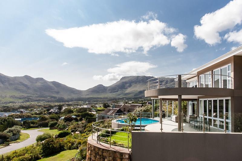 5 Bedroom Property for Sale in Crofters Valley Western Cape